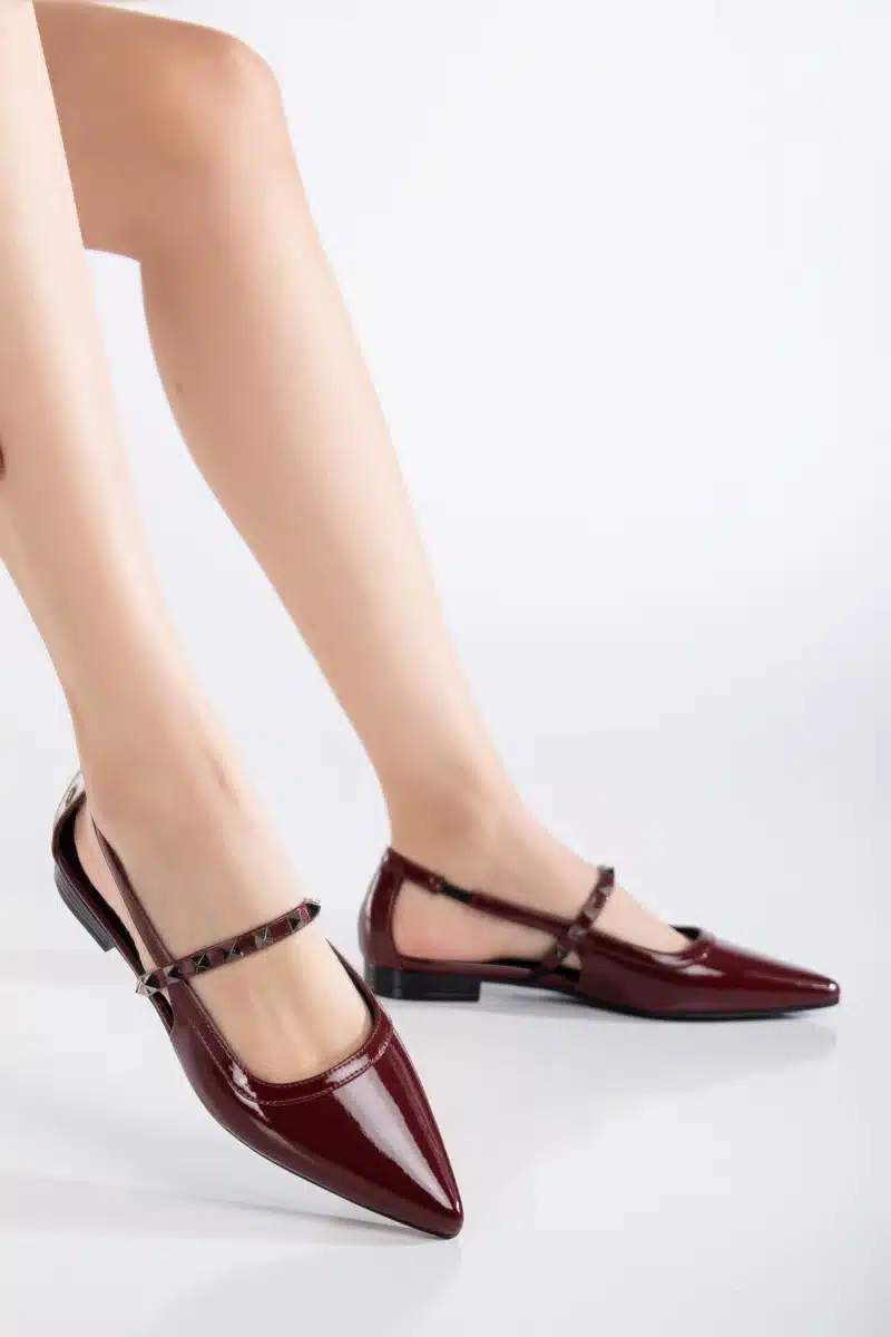 Verona Studs Sivri Burun Düz Ayakkabı – Şıklık ve Konfor - Görsel 7