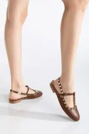 Ms. Sugar Shoes Rugan Zımbalı T-Strap Düz Babet - Görsel 9